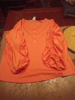 Chico's Coral Knit Top with Ruched Detail